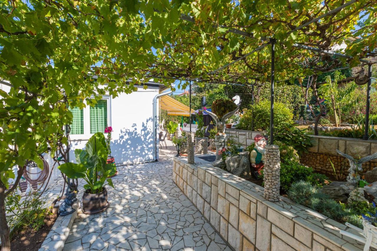 Apartman Mladenka Dramalj Exterior photo